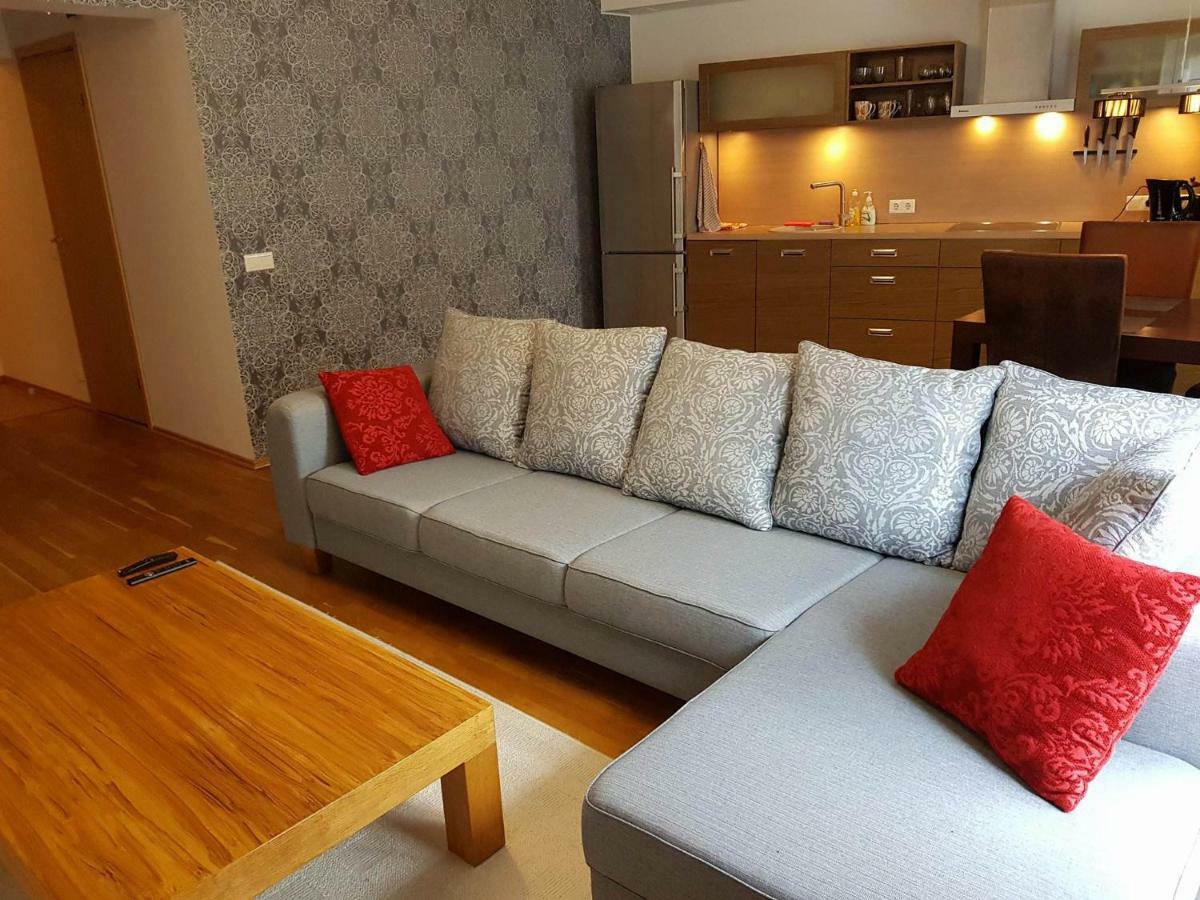 Superior Apartment Near The City Center Tartu Esterno foto